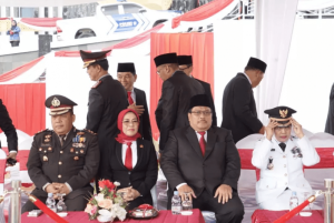 Waka DPRD Kota Jambi RR Nully Kurniasih Hadiri Upacara Penurunan Bendera Merah Putih Peringati Hari Kemerdekaan RI ke-79