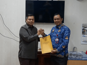 Ketua DPRD Kota Jambi Terpilih Serahkan SK Penetapan Pimpinan DPP Partai Golkar