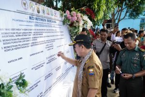 Gubernur Jambi Teken Komitmen SPMB Berintegritas